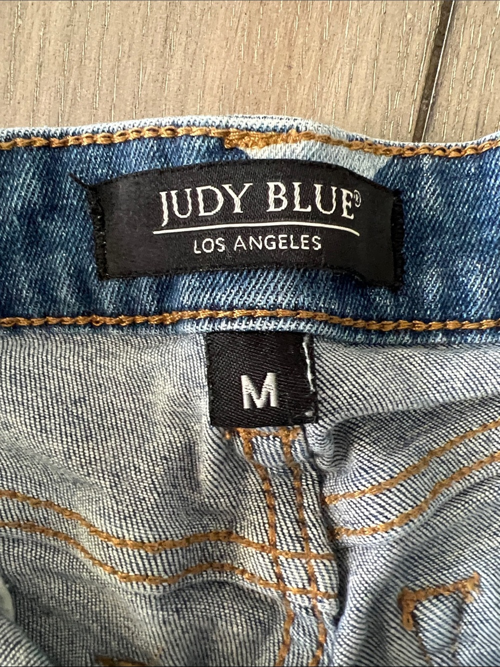Judy Blue Star Blue Jean Shorts - Size Medium - Picture 2 of 4